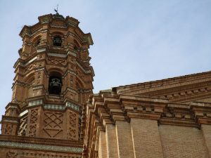 La Almunia’s Iglesia de Nuestra Señora de la Asunción is famed for its octagonal 14th-century mudéjar bell-tower, and it keeps statues originally in San Lorenzo convent.