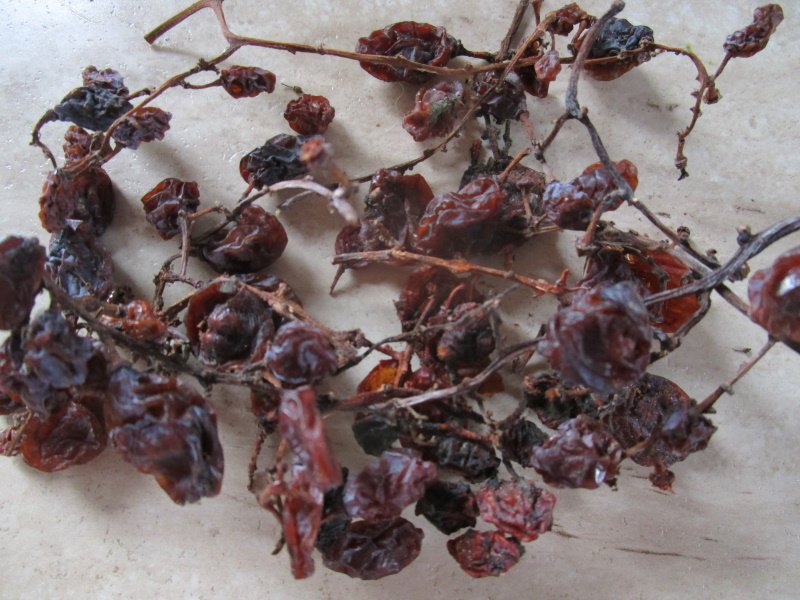 Making raisin oil with soft, home-dried raisins. Making raisin oil with soft, home-dried raisins.