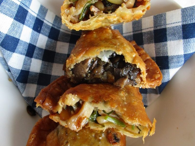 The six flavours included a tomato, orange and garlic compôte, spinach dressed in raisin and garlic olive oil, and mushroom and hazelnut-paste empanadillas.
